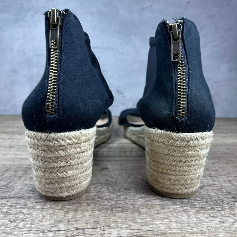 Moda Spana~Women's~